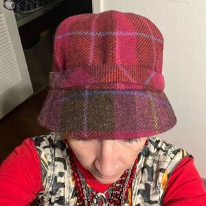 Plaid flapper style wool hat made in Ireland 🇮🇪
